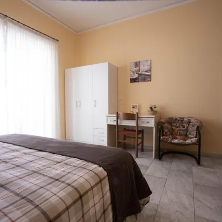 Etna Sea House 3* Katanya