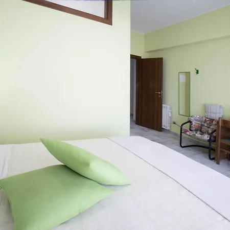 Etna Sea House 3* Katanya